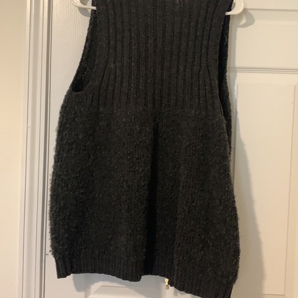 Gap Dark Gray Zip up Vest with Pockets - Picture 4 of 5
